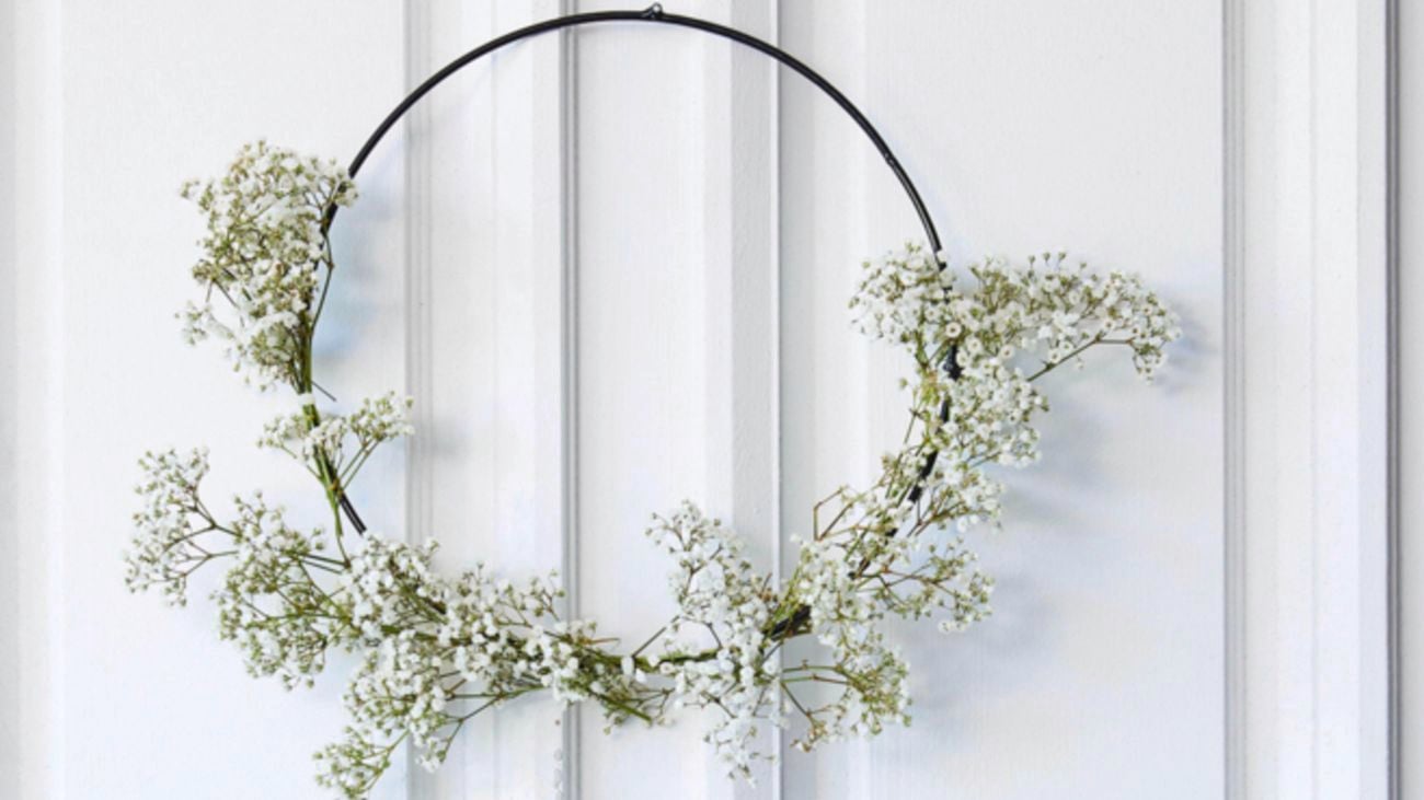 Christmas wreath made with baby's breath.
