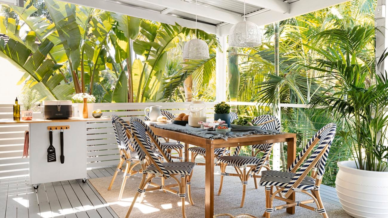 Hamptons style outdoor dining deck space