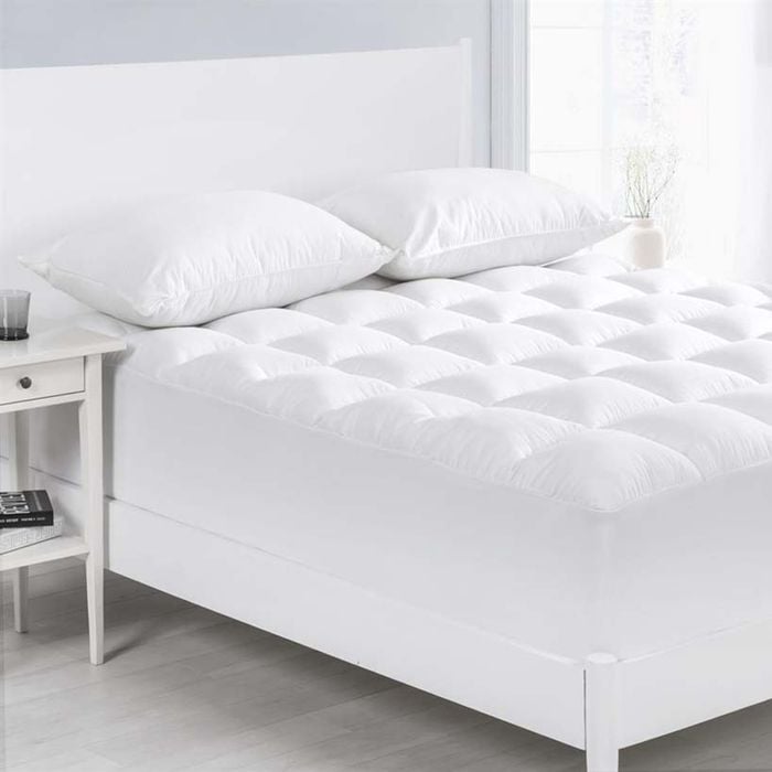 Cloudland Super King White 1000GSM Memory Resistant Microball Fill Mattress Topper - SKB