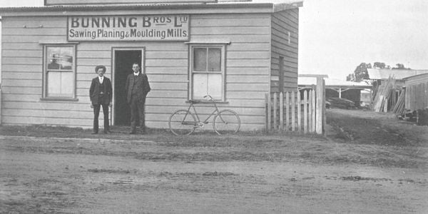 Bunning Bros shopfront in 1886.