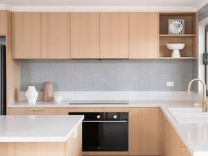 Clean and well maintained kitchen