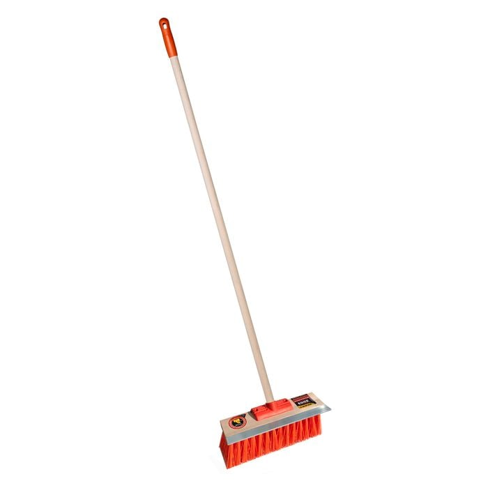 Raven Edge Yard Broom