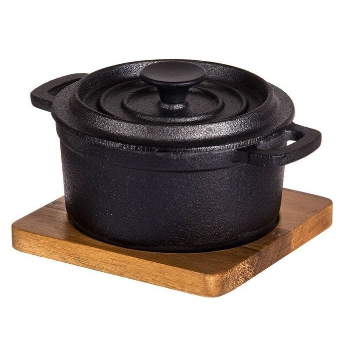 Davis & Waddell Fine Foods Cast Iron Skillet With Lid & Acacia Trivet