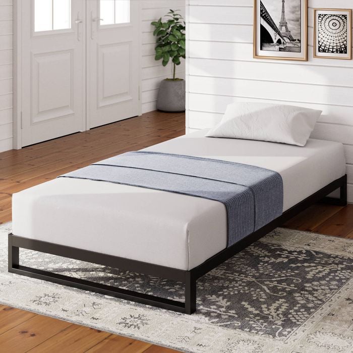 Zinus Low Metal Bed Frame Base 18cm - Single
