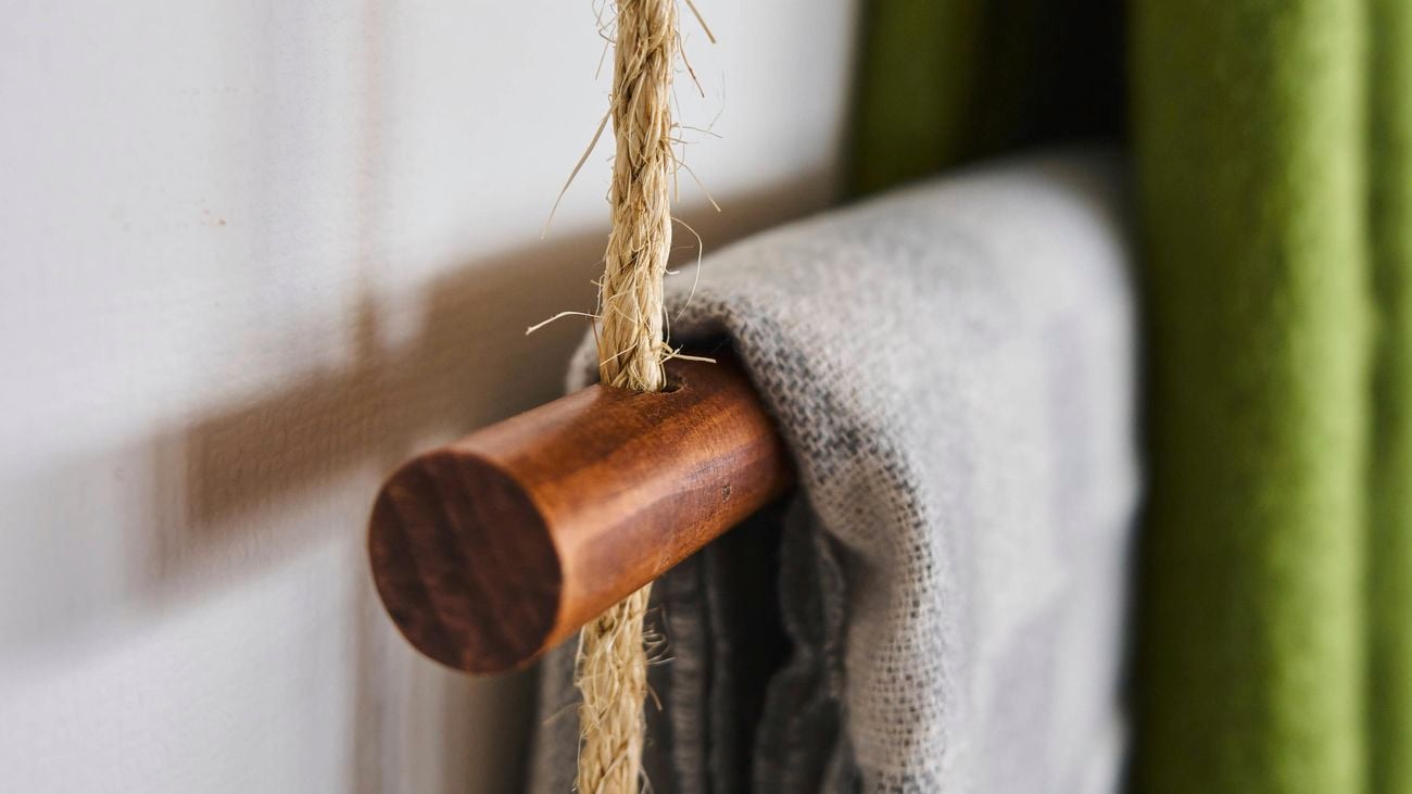 Side shot of a hanging blanket ladder
