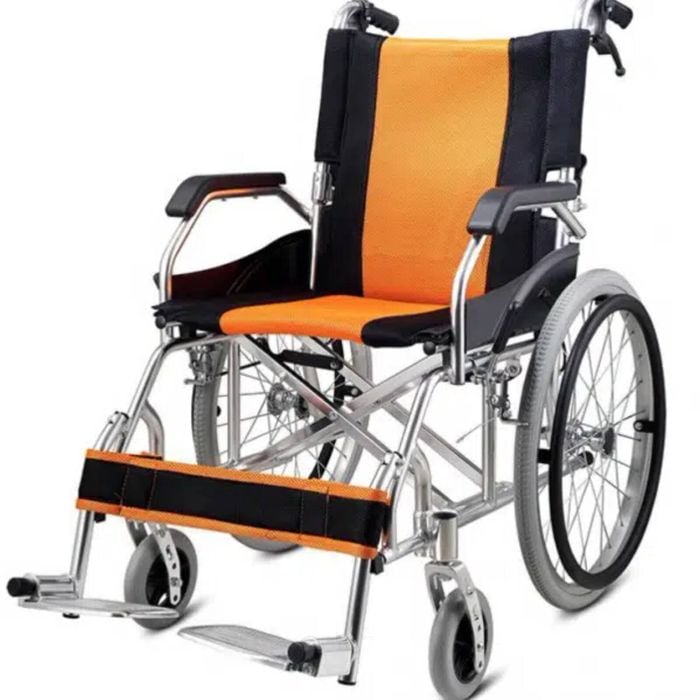 Light Manual Compact Aluminium Wheelchair With Foldable Backrest And Attendant Handbrakes-FREEWHEELS