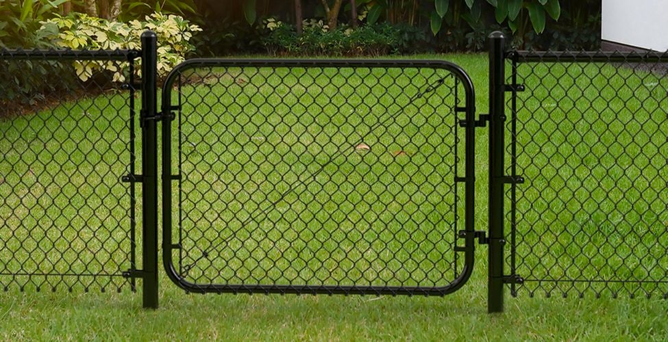 Chain
  link adjustable gates available in 2 heights: 900mm or 1200mm