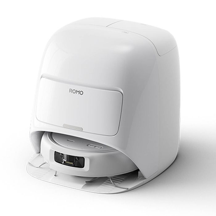 DJI ROMO S White Robot Vacuum Cleaner w/ White Base Station
