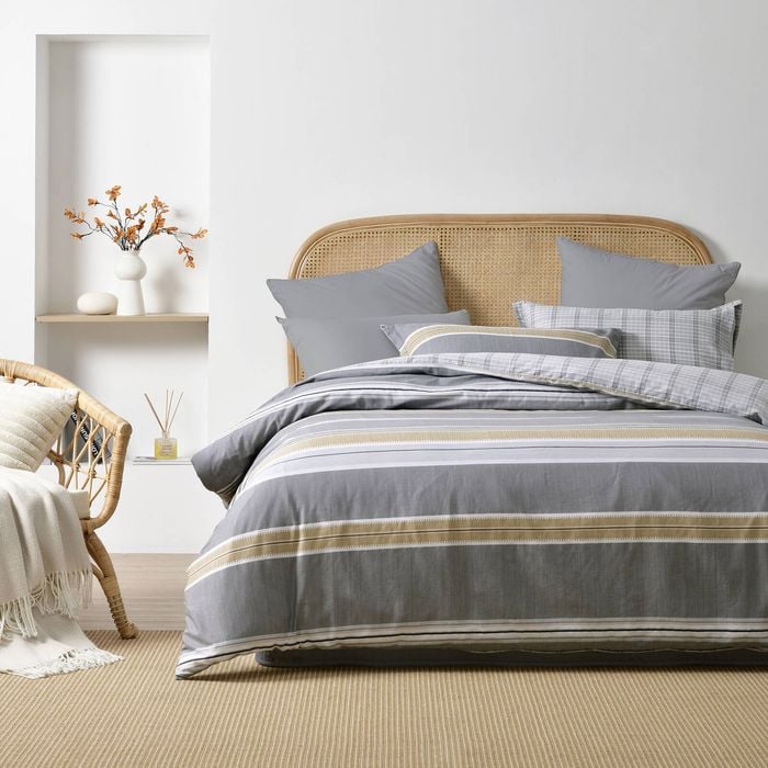 Dreamaker Avery 100% Cotton Reversible Quilt Cover Set King Bed