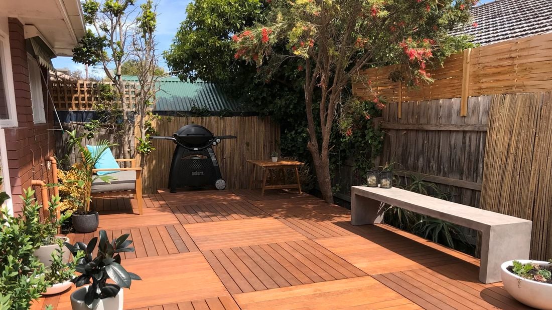 Modular decking laid out in a checkerboard pattern