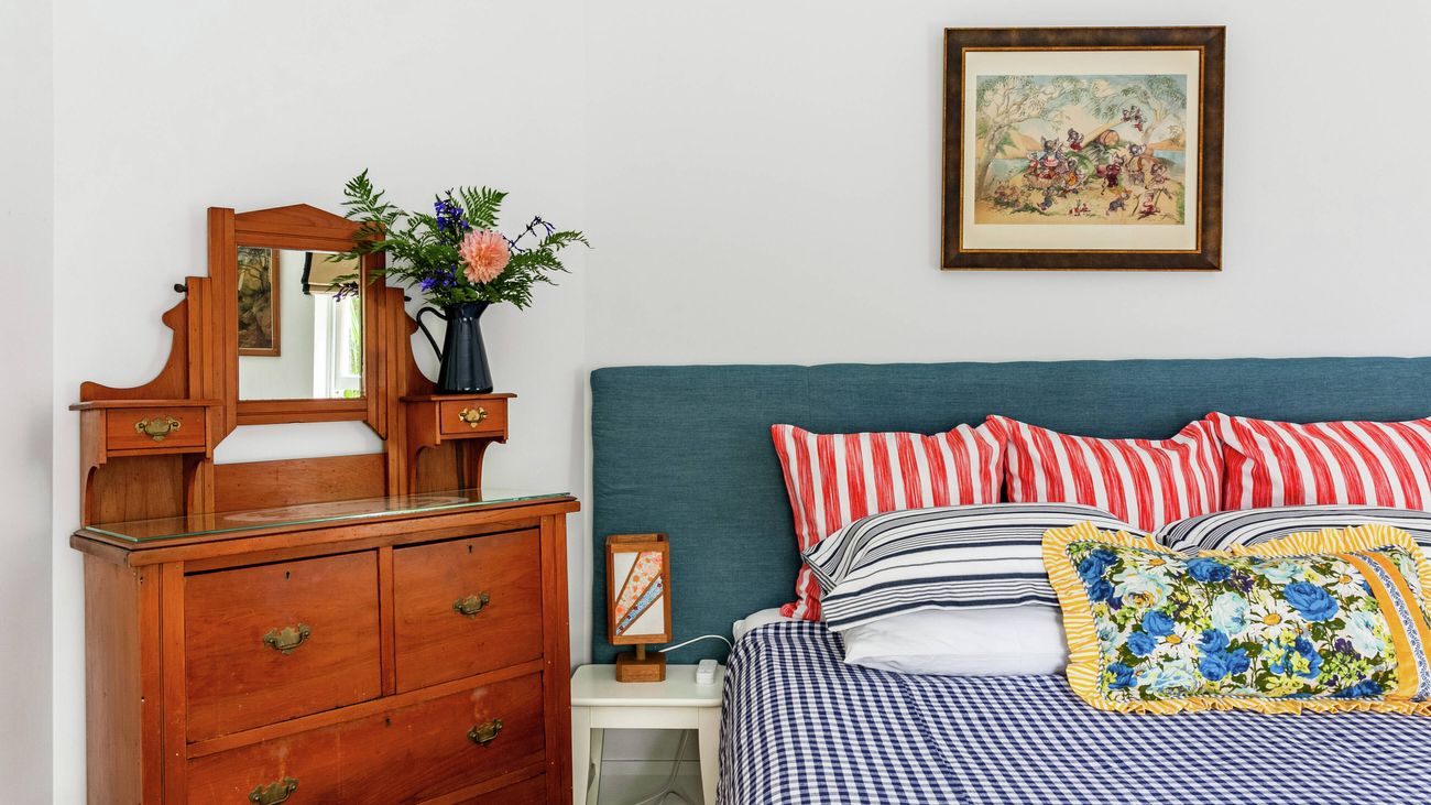 Add lots of details in your listing, such as what type of bed sheets are on the bed and who the artwork is by, to give your guests a real insight into the home. 