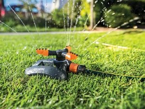 Holman 3 Arm Sprinkler With Heavy Duty Weighted Base - 0131807