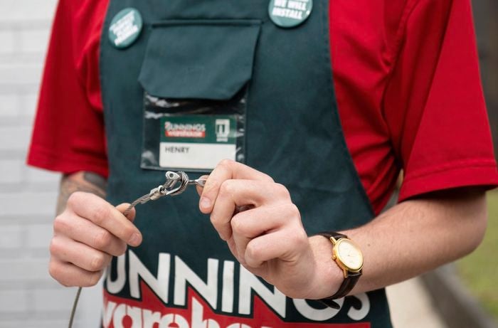 DIY - Step 4 - Create your swage - How to hang festoon lights