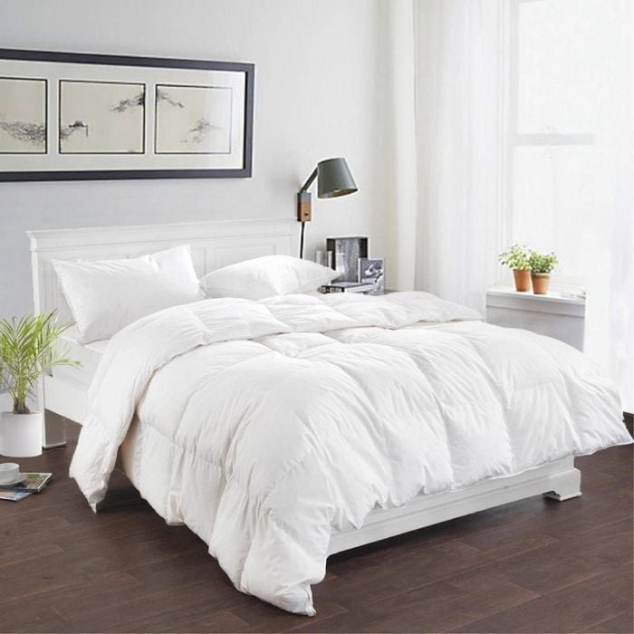 Luxor King 200gsm Summer Feather Down Quilt