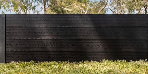 Lighter, safer & structural : Installation requires half the labour of standard structural retaining walls