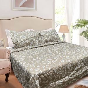Hotel Living 3 Piece Light Weight Comforter Set Queen Corbett Floral Outlines