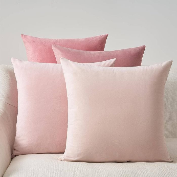 Gioia Casa Velvet Cushion Covers – Ultra Soft Microfibre Velvet with Hidden Zipper – Gradient Pink, 45cm*45cm (Pack of 4)