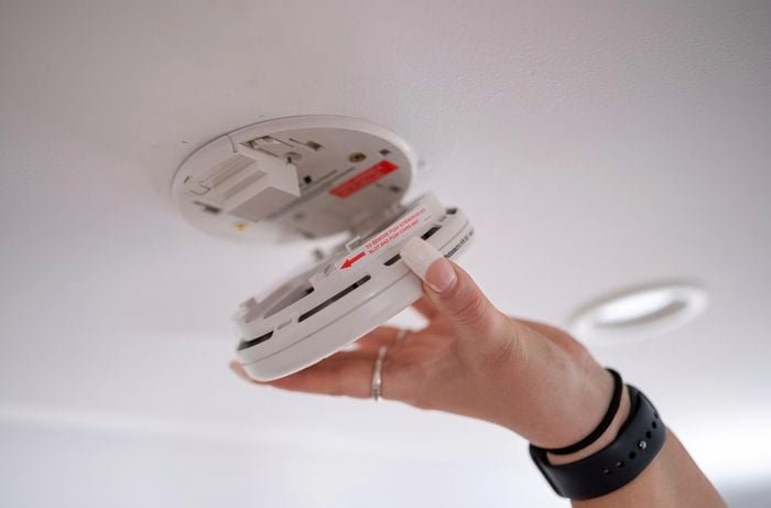 close up of a smoke alarm opened