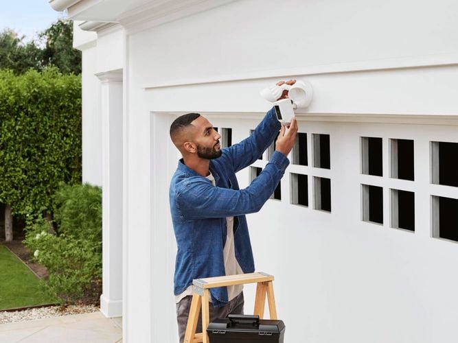 Brand page - Ring - Floodlight Cam Plus (Wired) [White] - Lifestyle