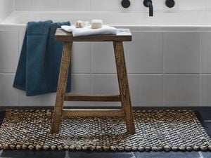 DIY Advice Image - Painting bathroom tiles with Dulux. G Drive blob storage upload.