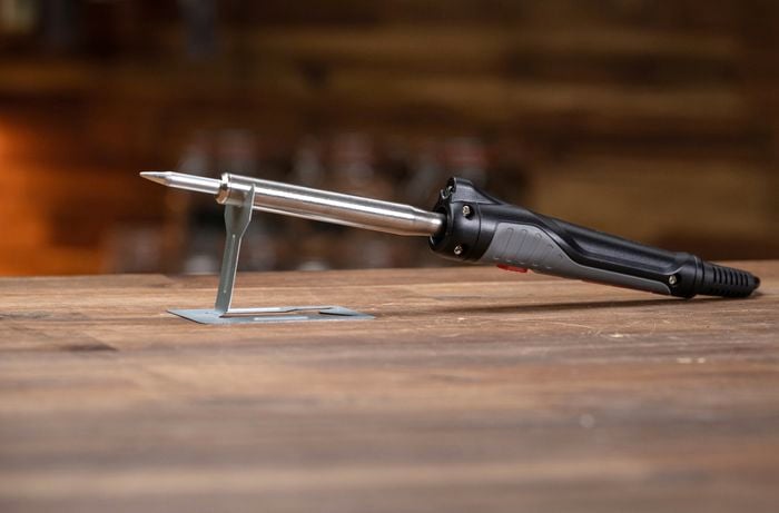 Hot soldering iron