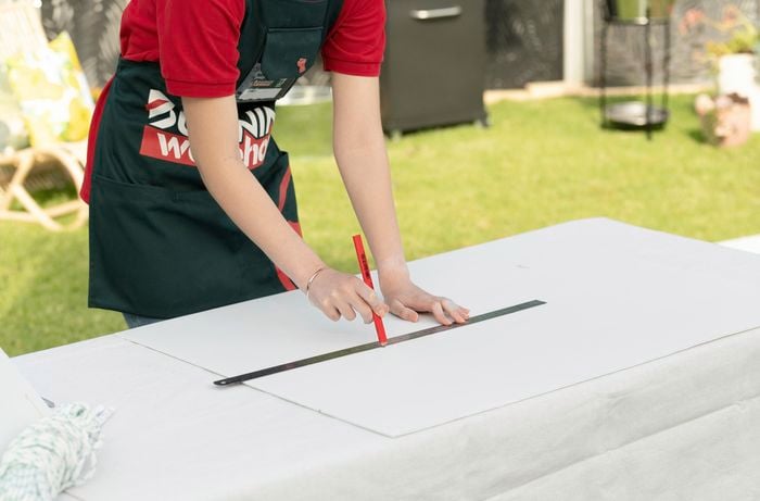 Marking a line on corflute.