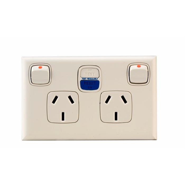HPM Electresafe powerpoint with 30mA tripping - White