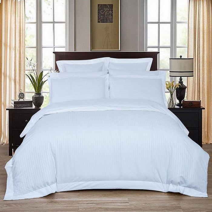Fabric Fantastic 1000tc Ultra Soft Striped King Size White Quilt/doona/duvet Cover Set
