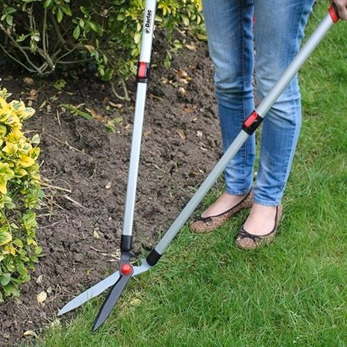 Darlac - Gallery 11. Darlac Telescopic Lawn & Hedging Shears - Brand Page