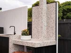 An image of an outdoor splashback.