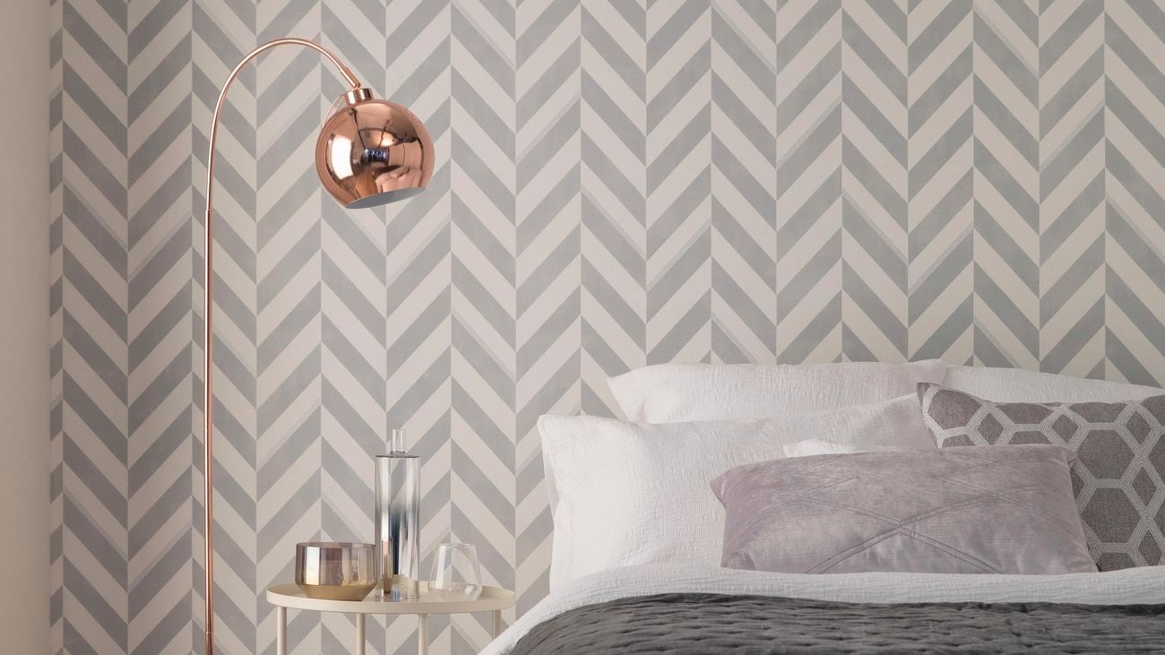 Geometric patterned monotone wallpaper.