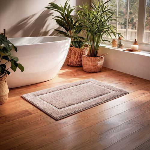 A plush microfibre bathroom mat that absorbs moisture & quick to dry.