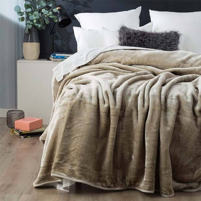 Renee Taylor Luxury Heavy Mink Blanket