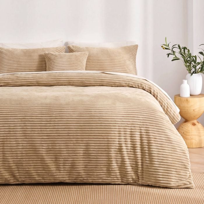 Dreamaker Embossed Teddy Fleece Quilt Cover Set Natural Fawn King Bed