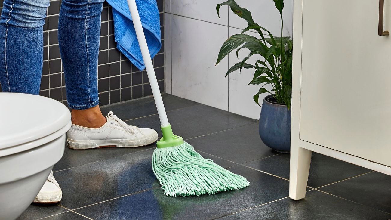 Oats mop in kitchen