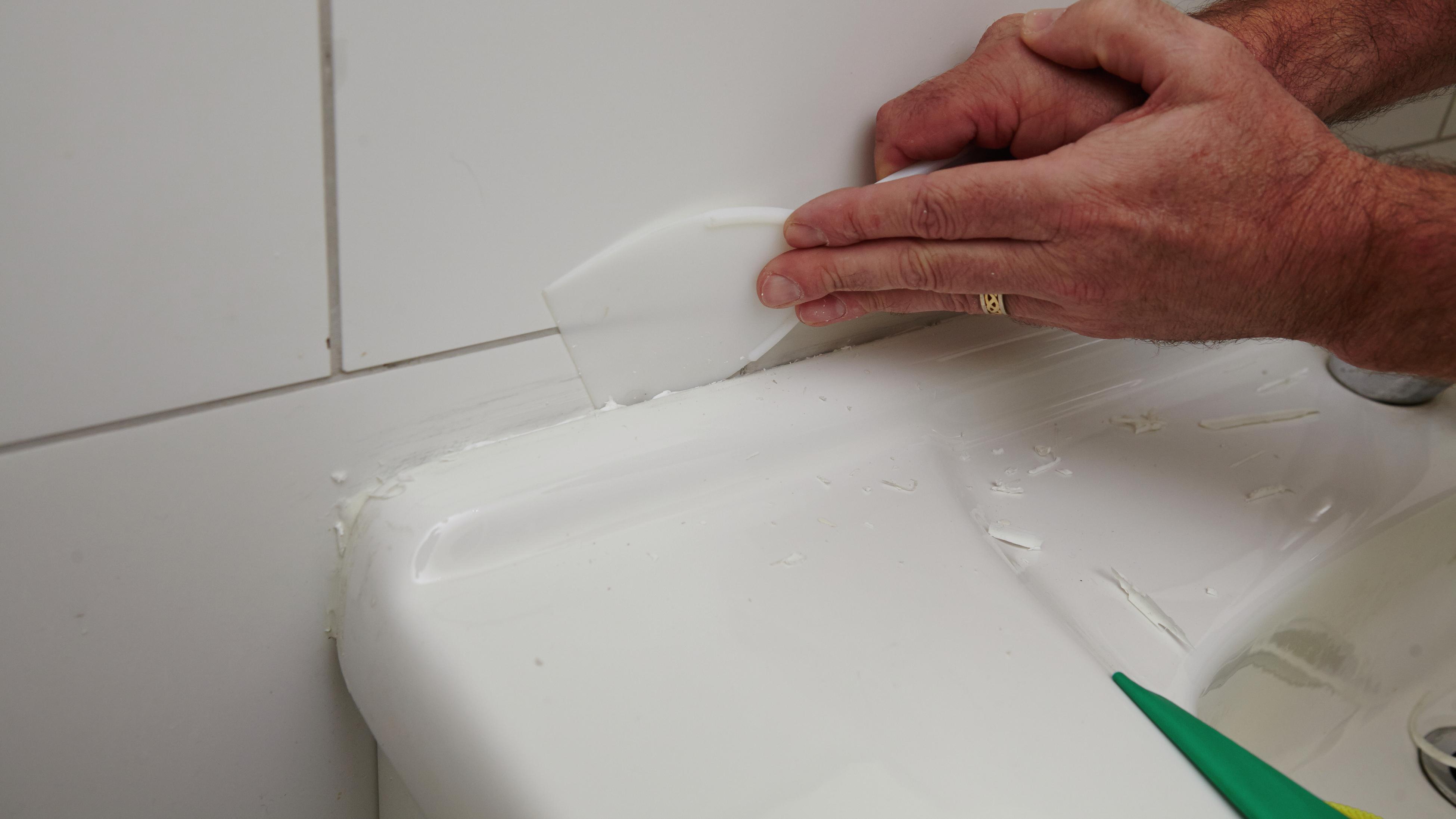 Remove silicone from tiles hotsell