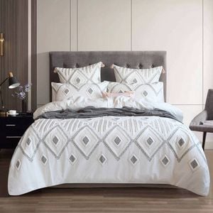 Renee Taylor Queen Zuma Stone Washed Tufted Quilt Cover/Pillowcases Set