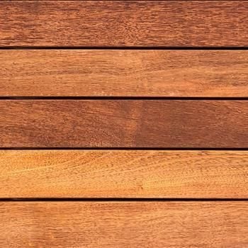 Random lengths no joins timber close up.