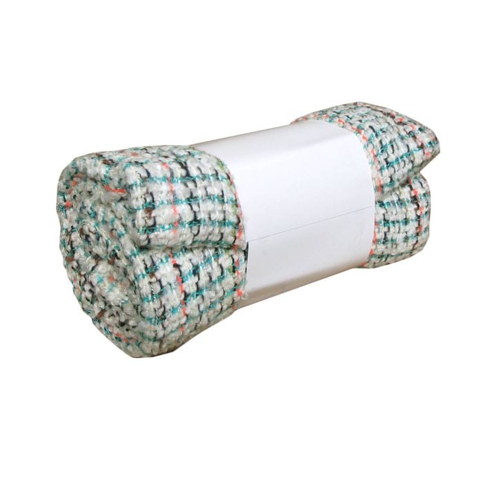 Hotel Living Evie Knitted Fringe Throw Rug D1