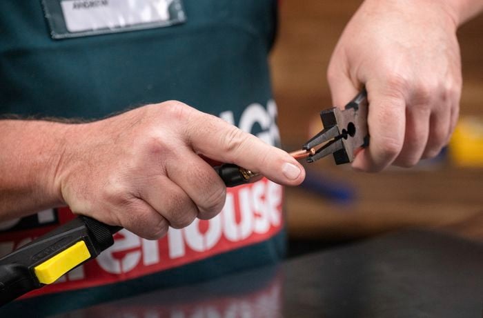 How to prepare the torch when mig welding
