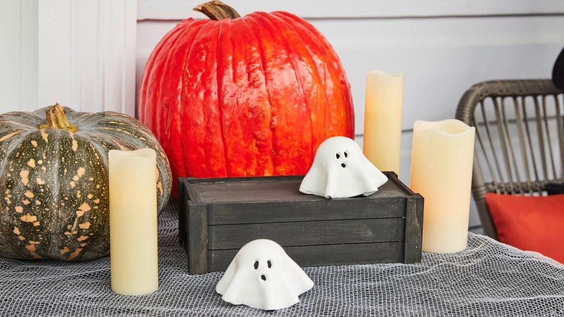Clay ghost Halloween decorations.