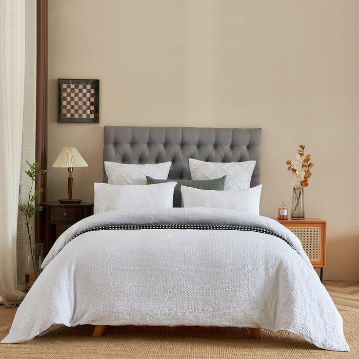 CottonMore 100% Cotton White Seersucker Pattern Quilt Doona Duvet Cover Set - King