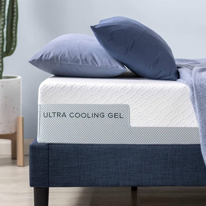 Zinus Cool Plush King Memory Foam Cooling Mattress Medium Feel - 25cm