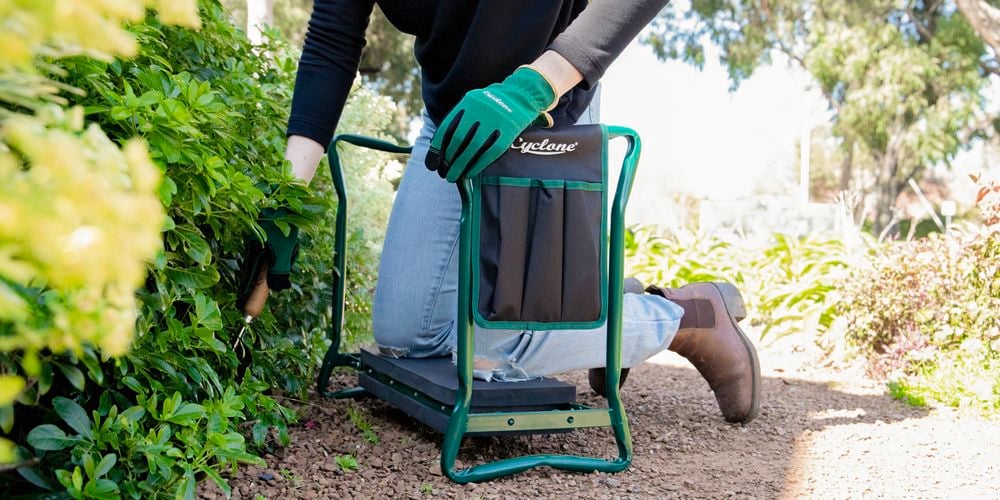 Cyclone foldable kneeler