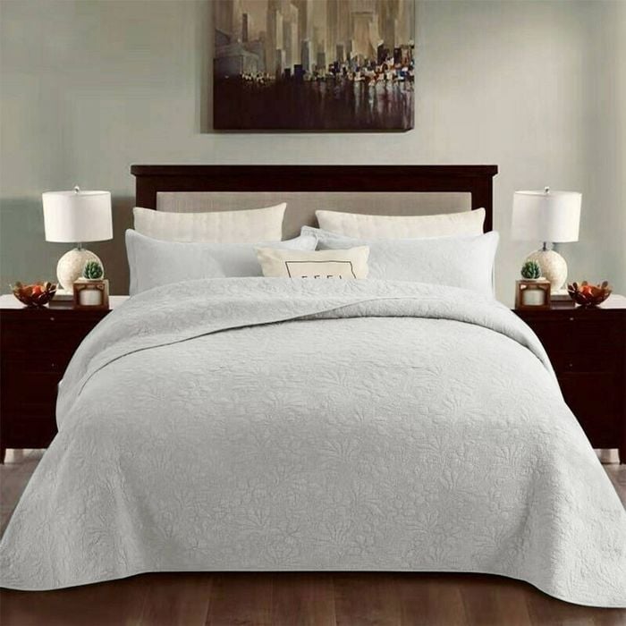 Bloomington 100% Cotton Coverlet Set Floral White Queen
