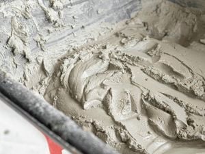  The image shows freshly mixed mortar with the right consistency ready for application.