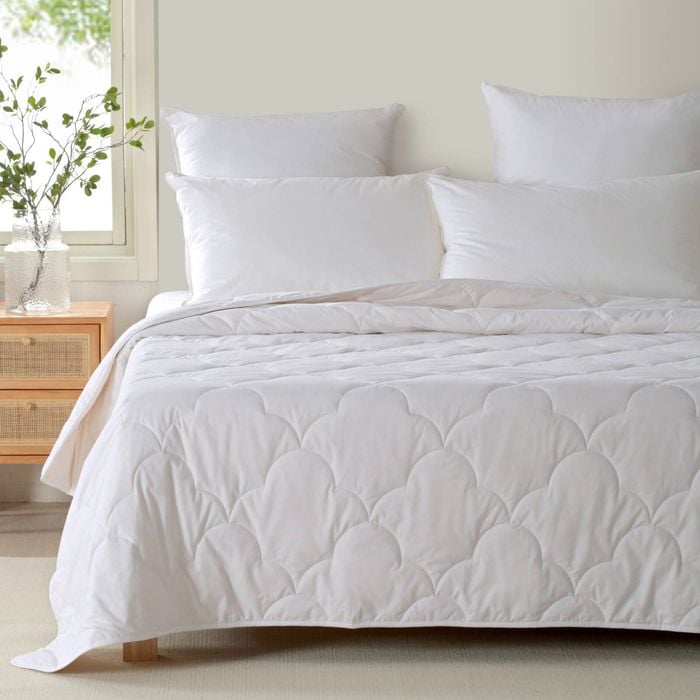 Dreamaker 100% All Season Cotton Quilt - Single Bed