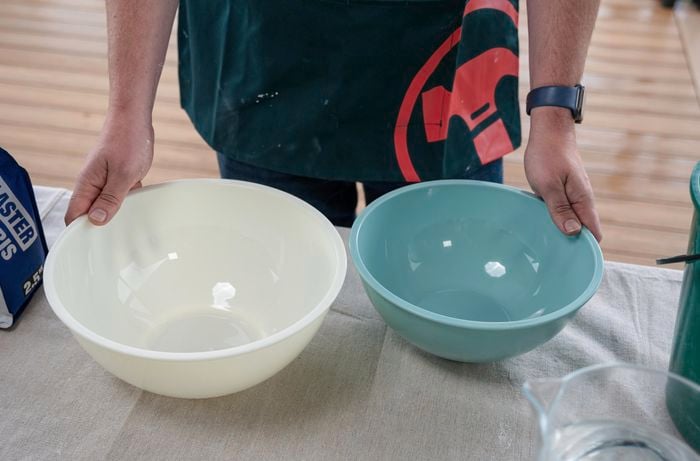 2 x plastic bowls