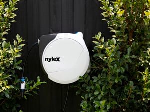 Nylex retractable hose reel