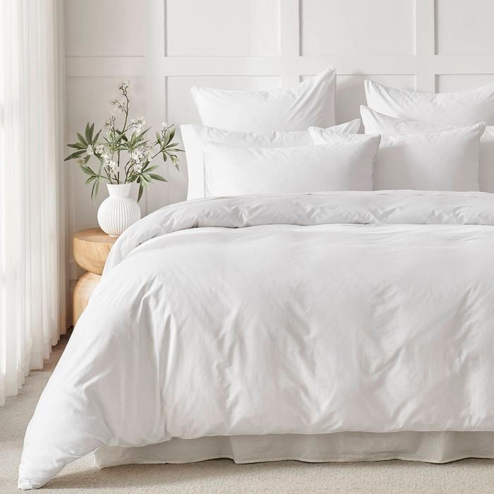 Dreamaker 400TC Premium Cotton Sateen Piped Quilt Cover Set White King Bed